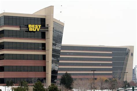 If you receive a call unexpectedly from an individual claiming to be from Best Buy or Geek Squad, you should treat it with suspicion. To ensure you’re in contact with Best Buy directly, customers should call us at 1-888-BEST BUY (1-888-237-8289) or use a contact method found directly on BestBuy.com to ensure it is legitimate. Remember: